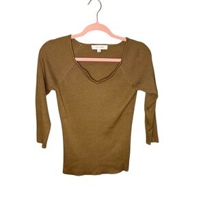 Madison Grey shirt women's medium‎ green Quarter Sleeve Coral Ribbed Top